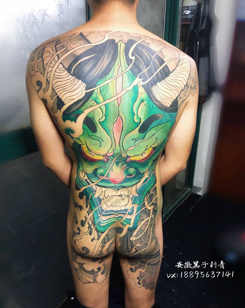 班若纹身图片_背部臀部纹身图案