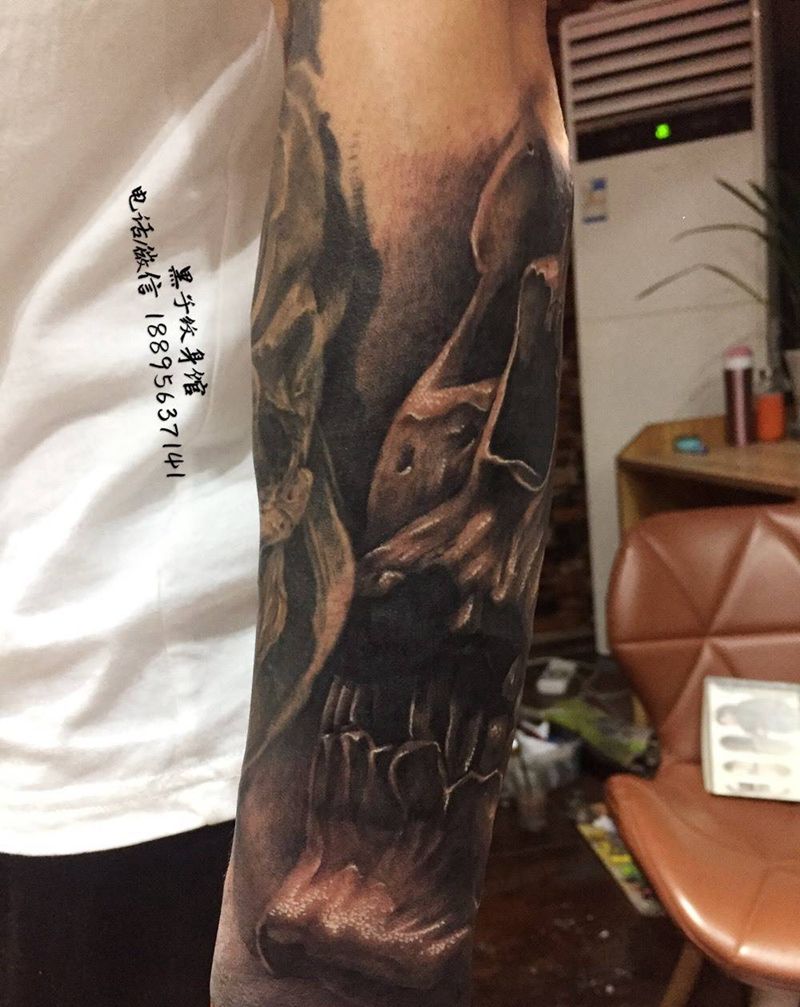 写实酷楼纹身图片