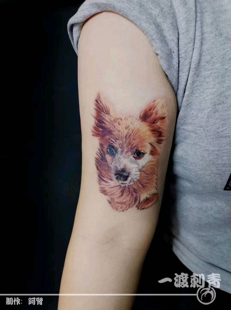 狗狗纹身图片_手臂欧美写实纹身图案