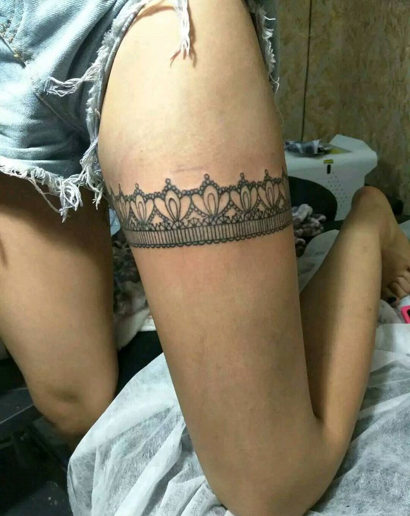 蕾丝纹身图片_腿部清新几何图腾成品纹身图案
