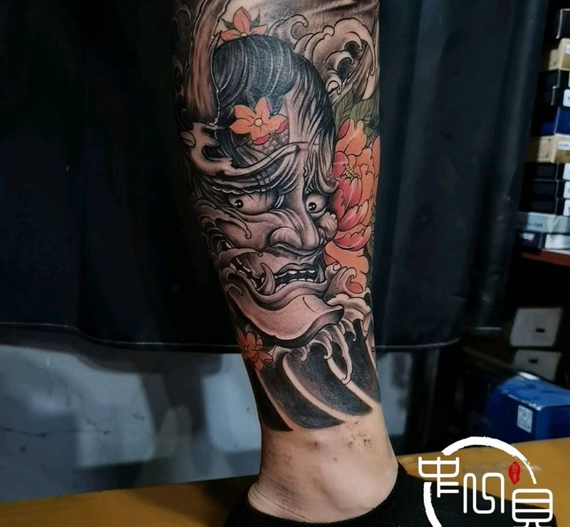 般若纹身图片_腿部纹身图案