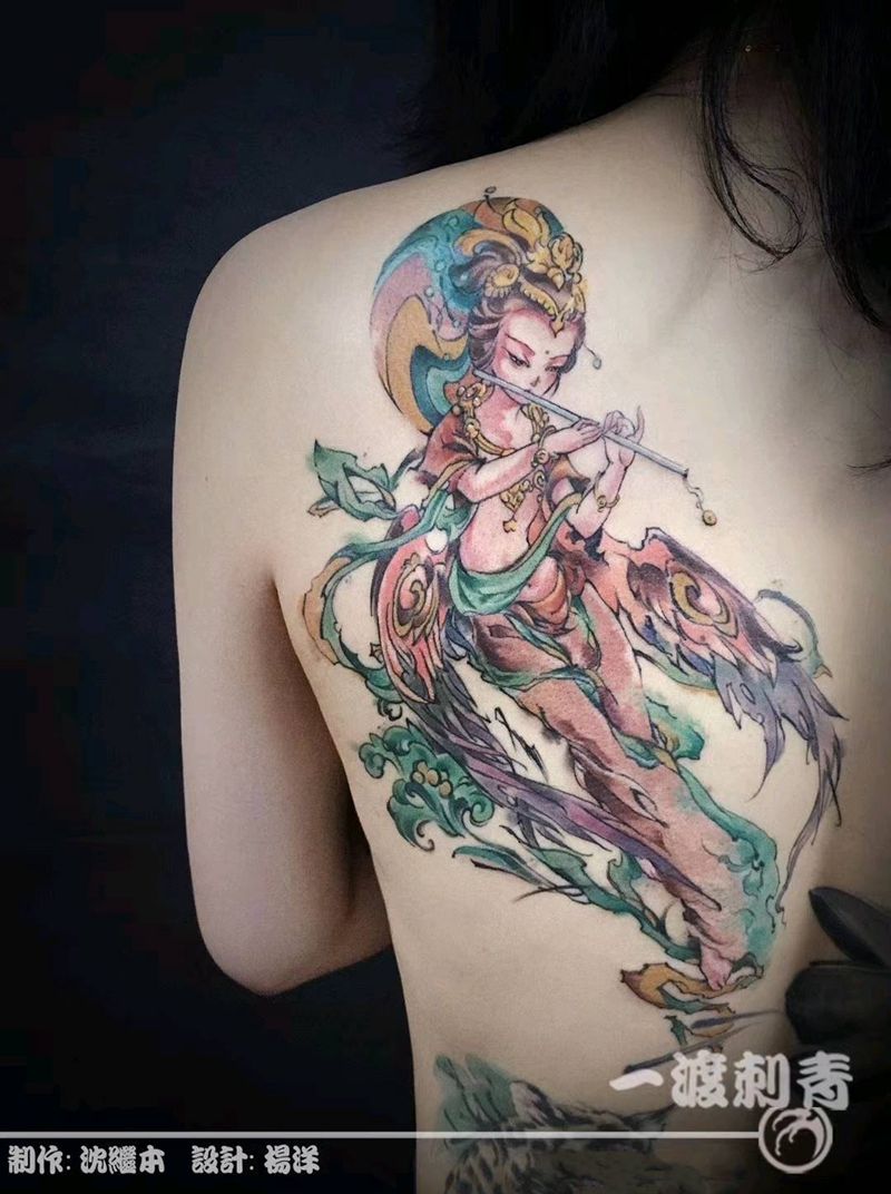 小飞天纹身图片_背部水彩水墨纹身图案