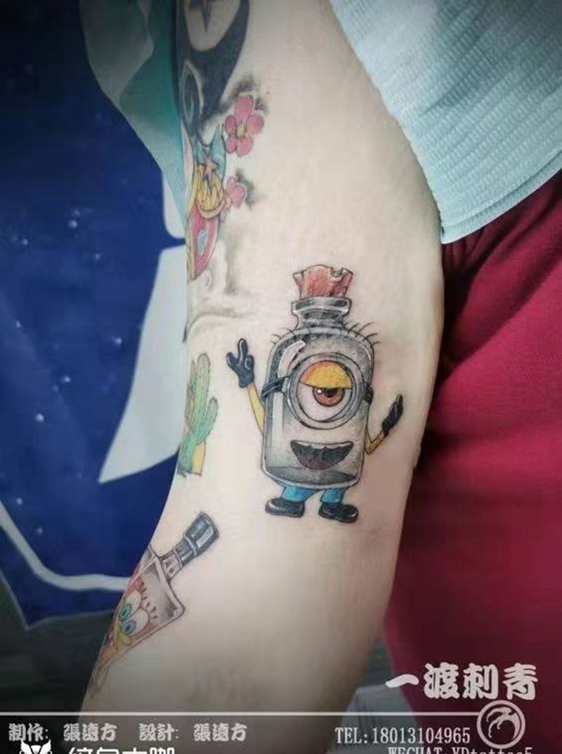 小黄人纹身图片_手臂New School纹身图案