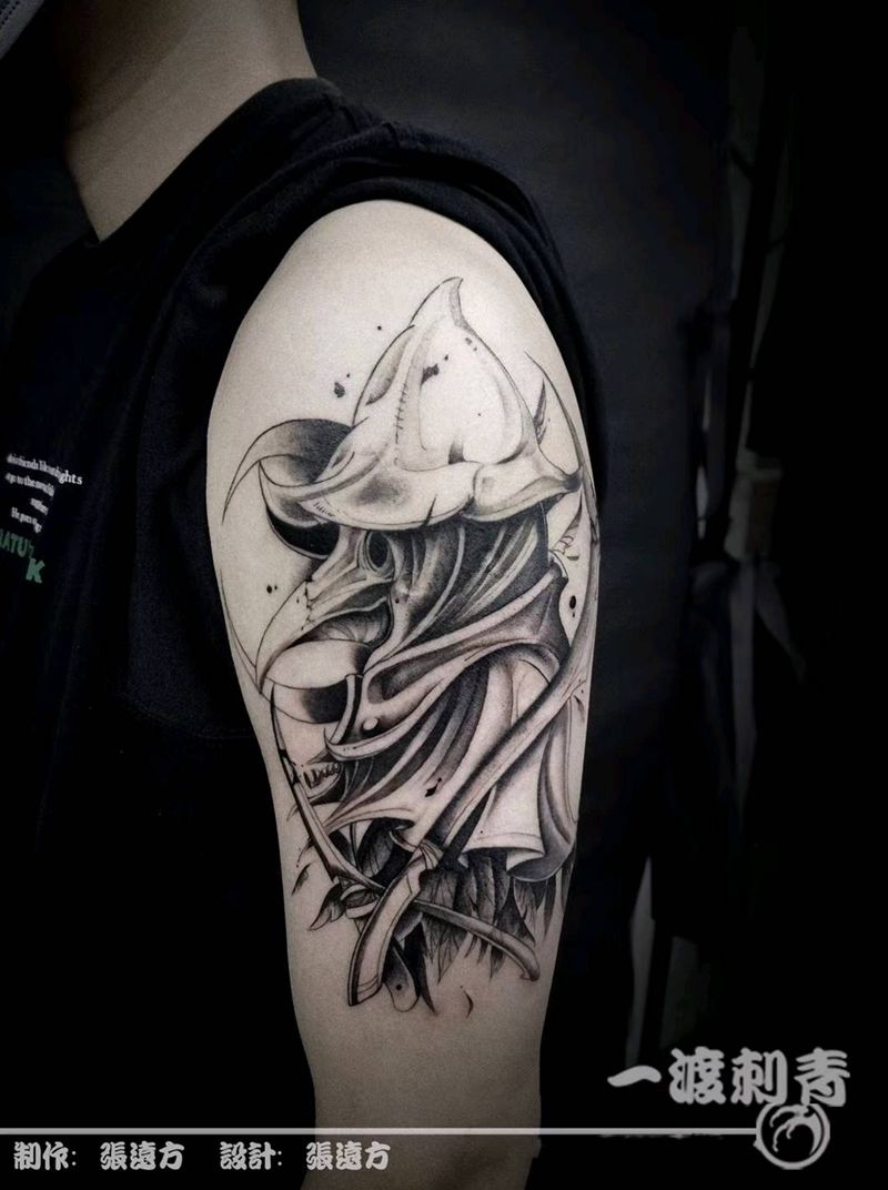 乌鸦人纹身图片_手臂点刺纹身图案