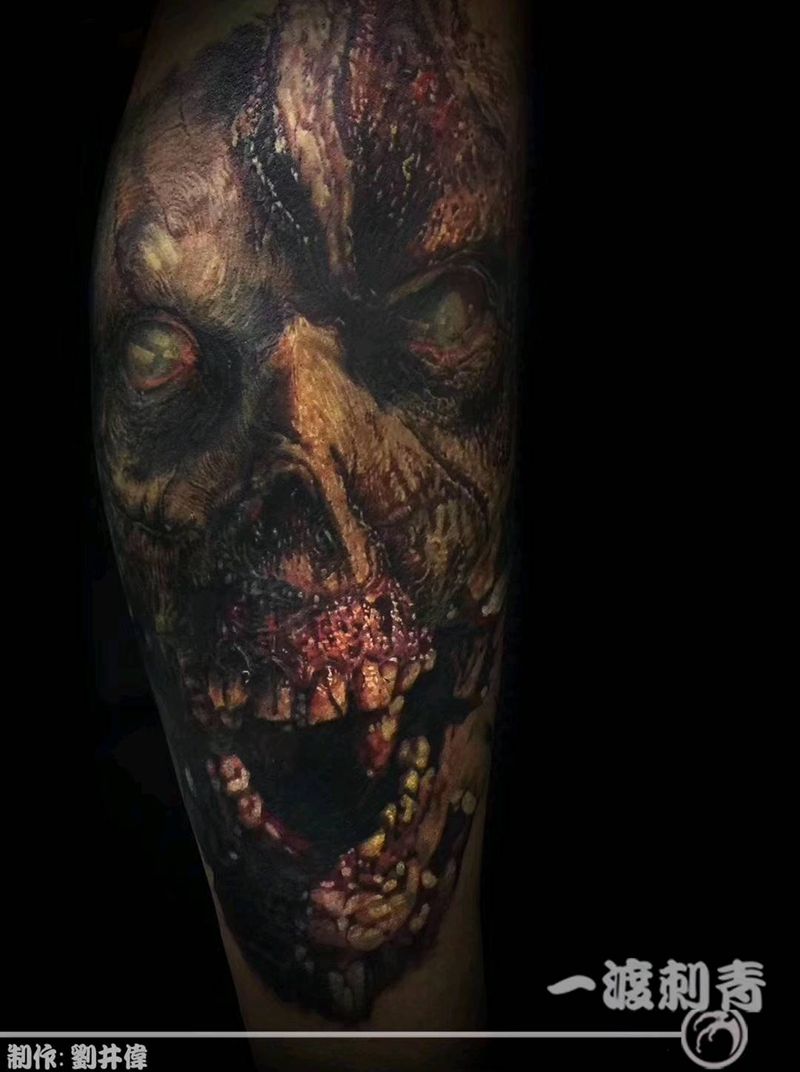 重口重口纹身图片_腿部欧美写实纹身图案
