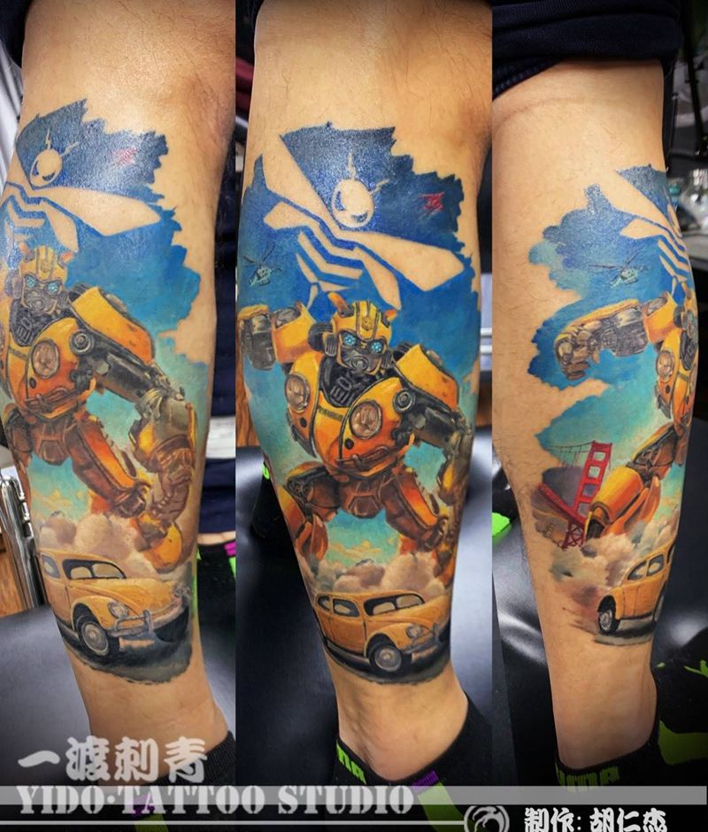 大黄蜂纹身图片_腿部脚部欧美写实纹身图案