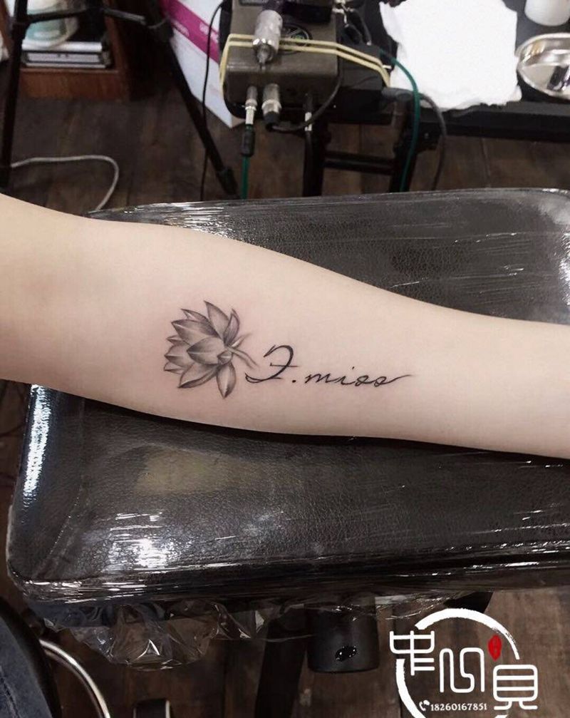 莲纹身图片_手臂纹身图案
