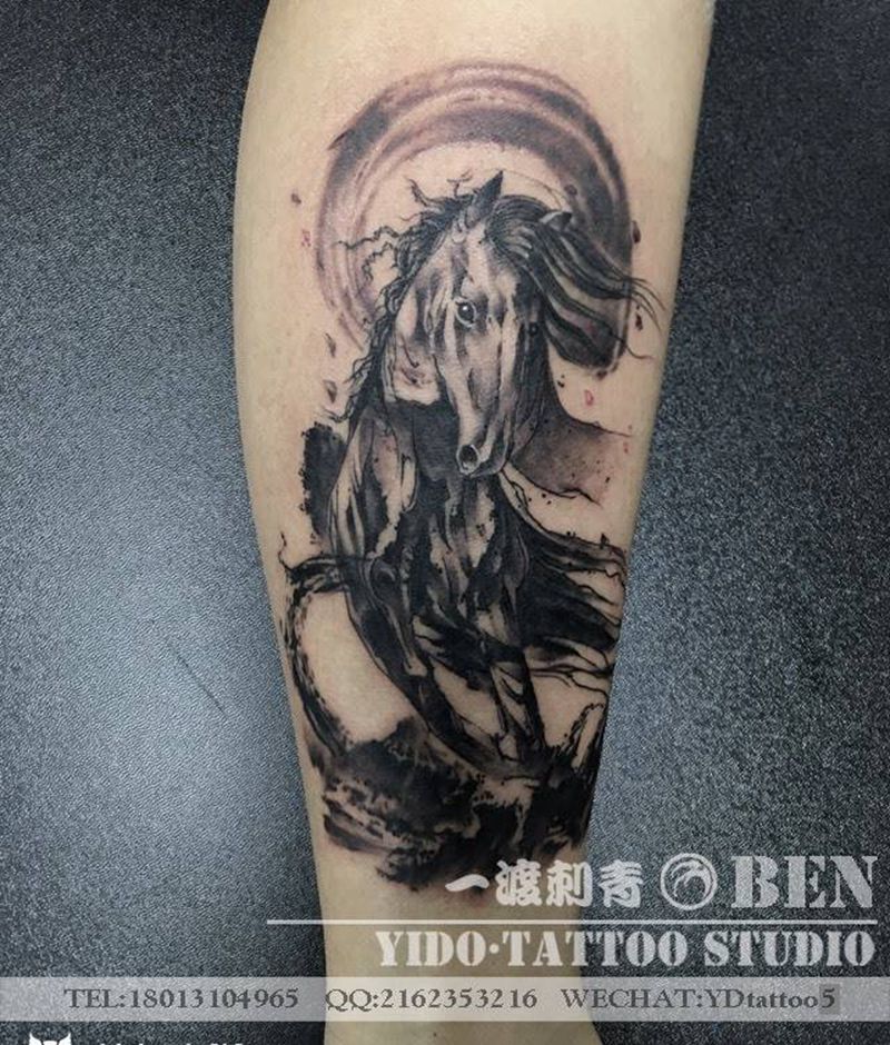 水墨马纹身图片