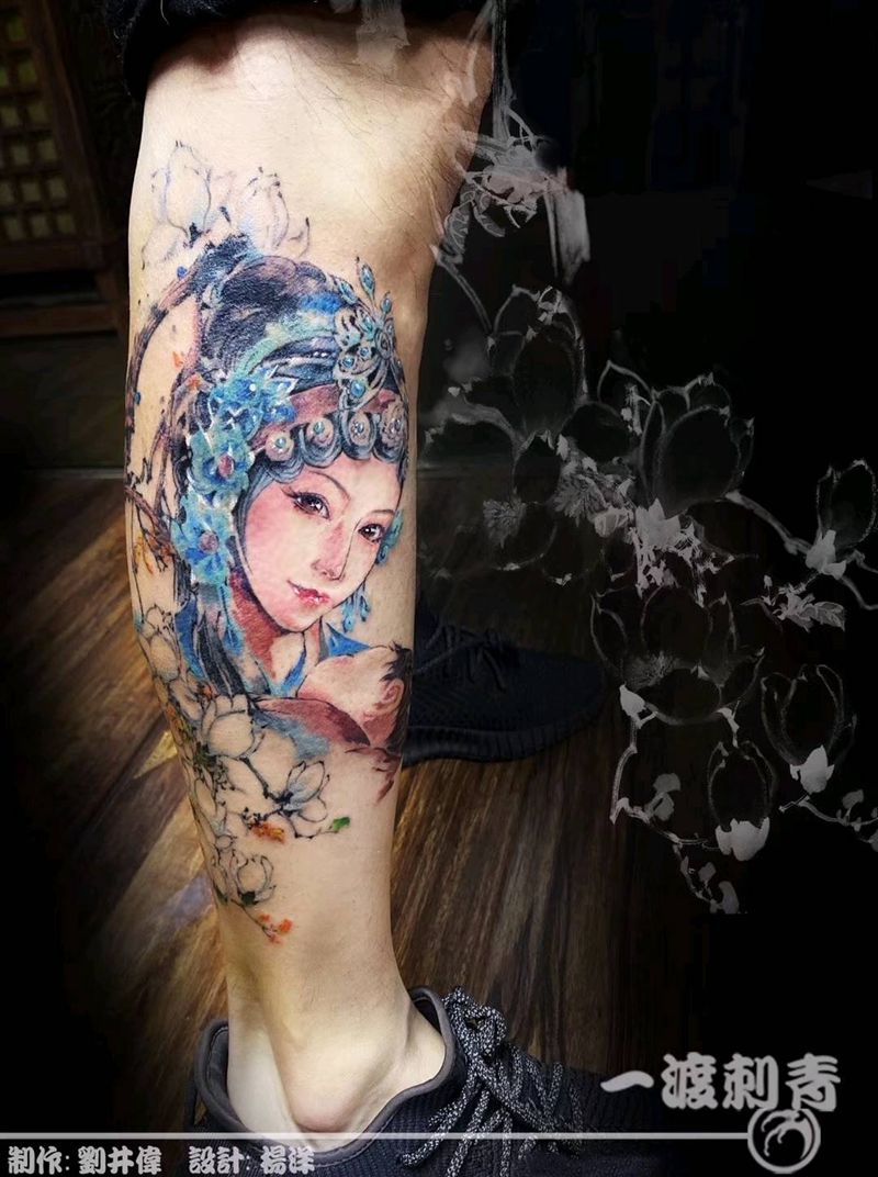 青衣纹身图片_腿部水墨纹身图案