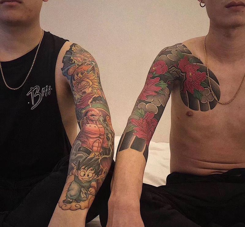 好基友纹身图片_手臂老传统New School纹身图案