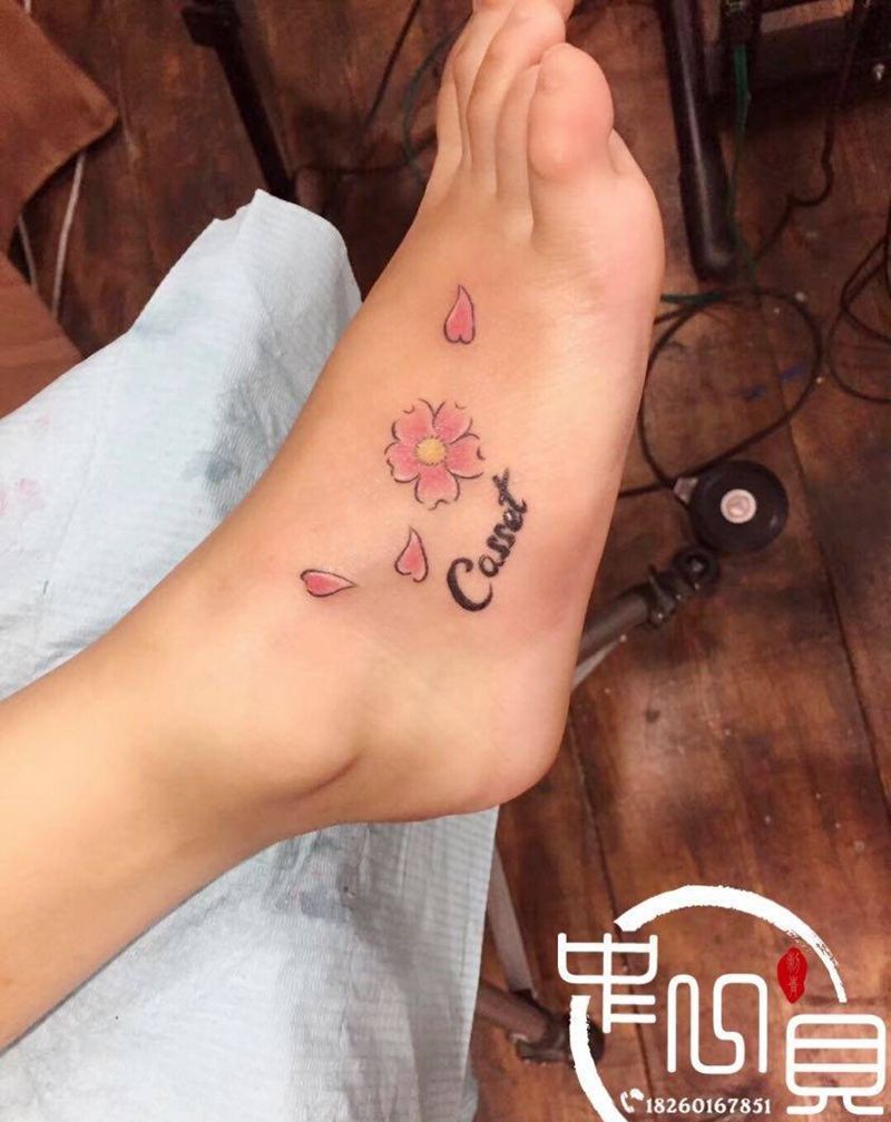 花纹身图片_脚部纹身图案