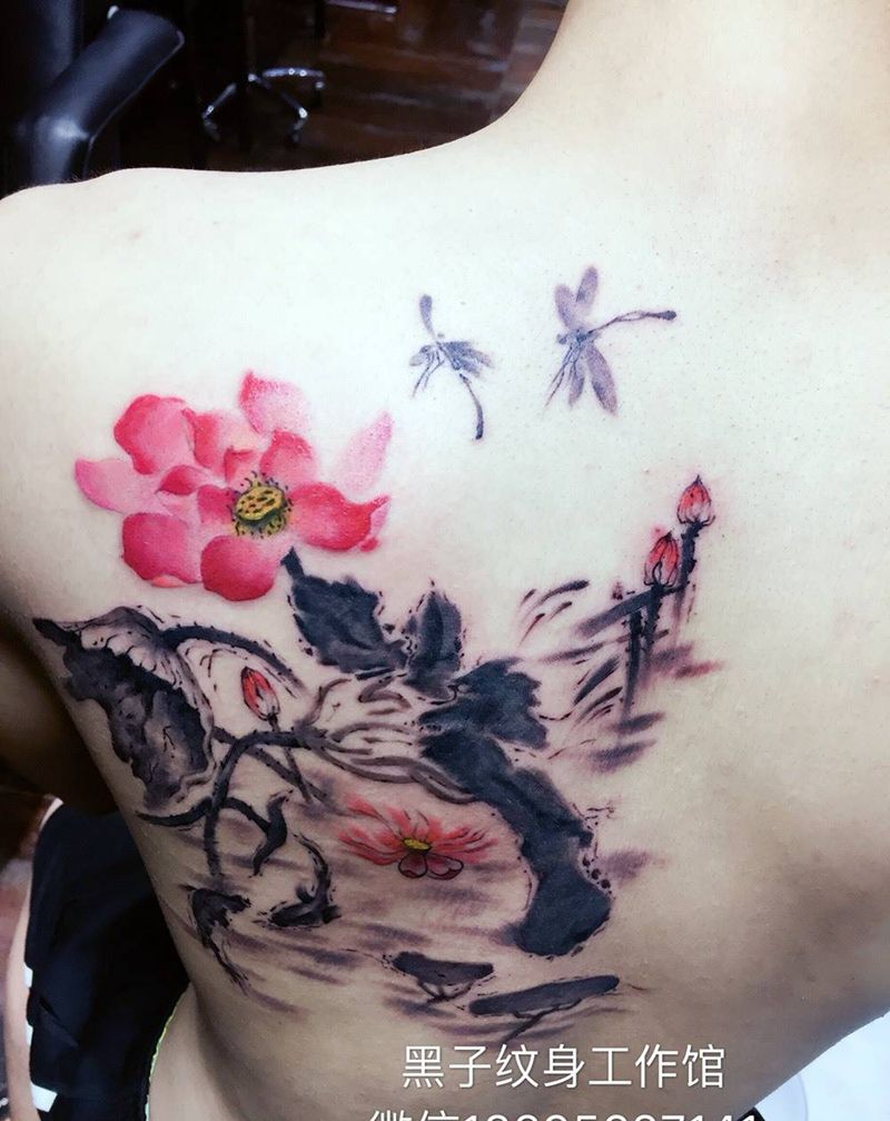 水墨荷花纹身图片