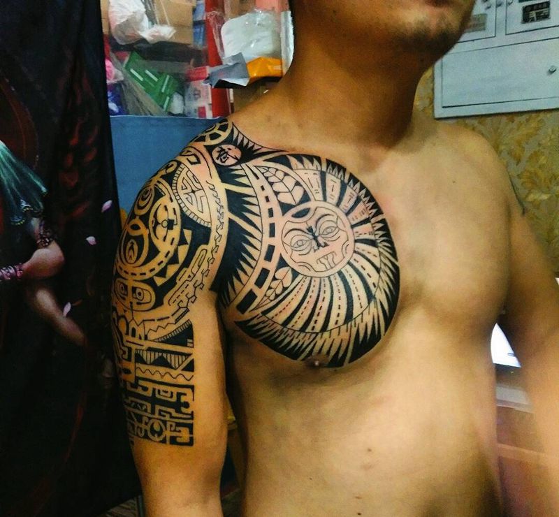 强森半甲图腾纹身图片