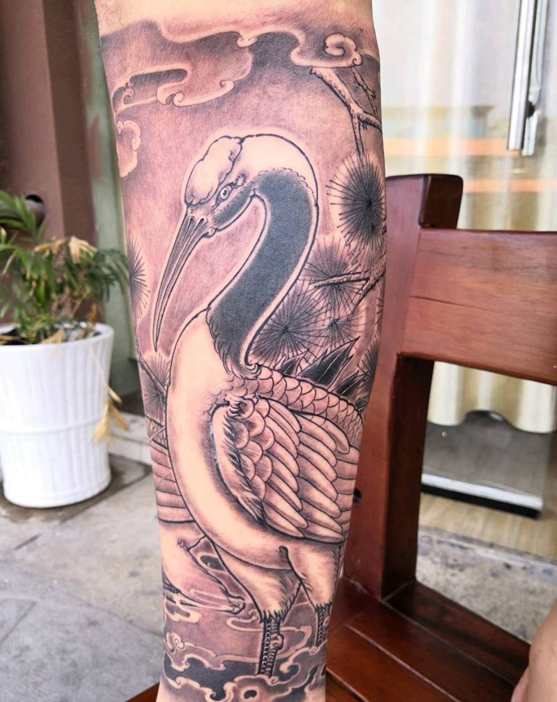 鹤纹身图片_腿部新传统纹身图案