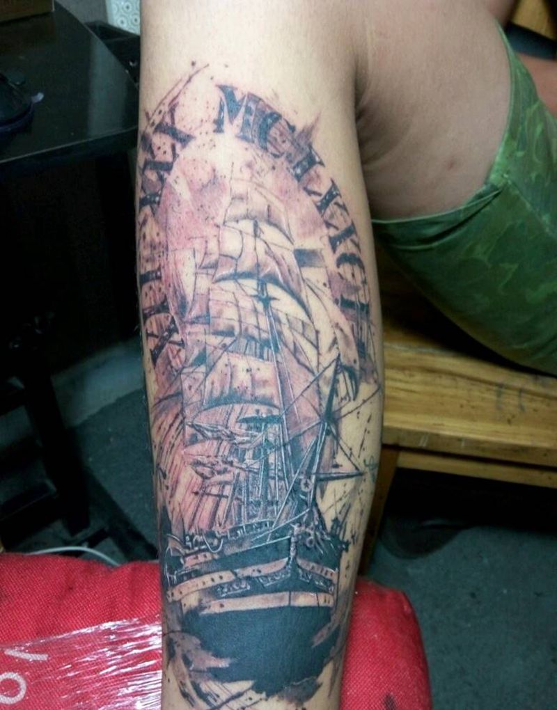 帆船纹身图片_腿部帆船成品纹身图案