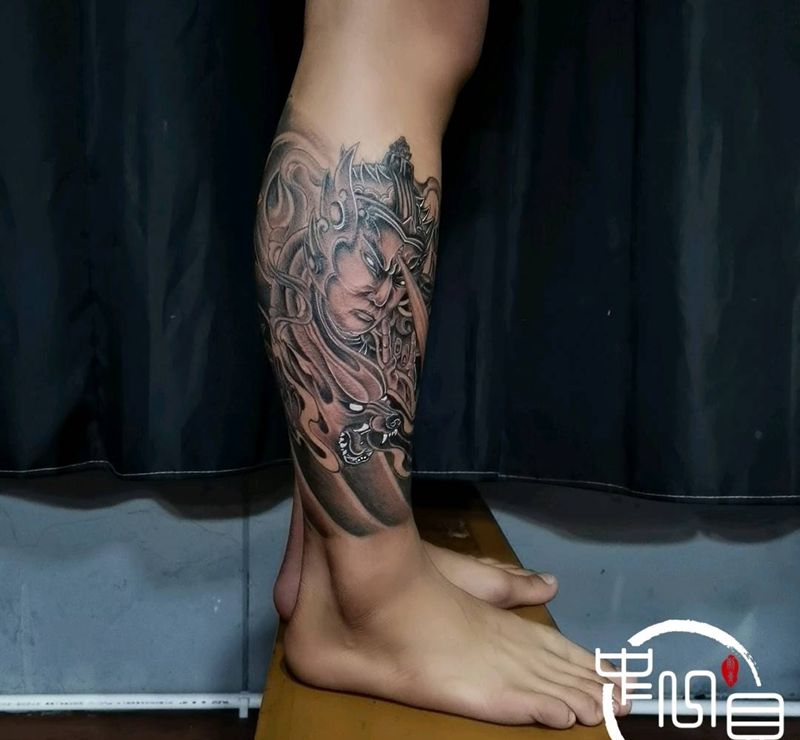 二郎神纹身图片_腿部纹身图案