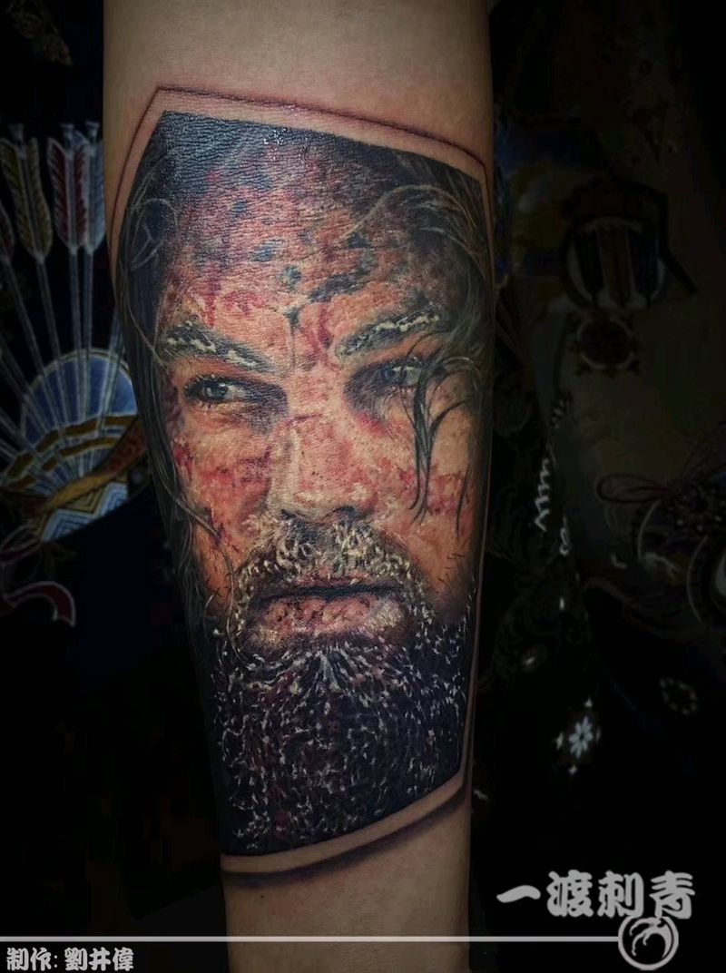 小李子纹身图片_手臂欧美写实纹身图案