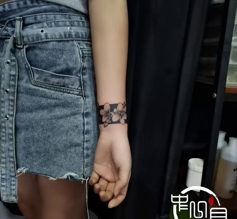 臂环【遮盖】纹身图片_手臂纹身图案