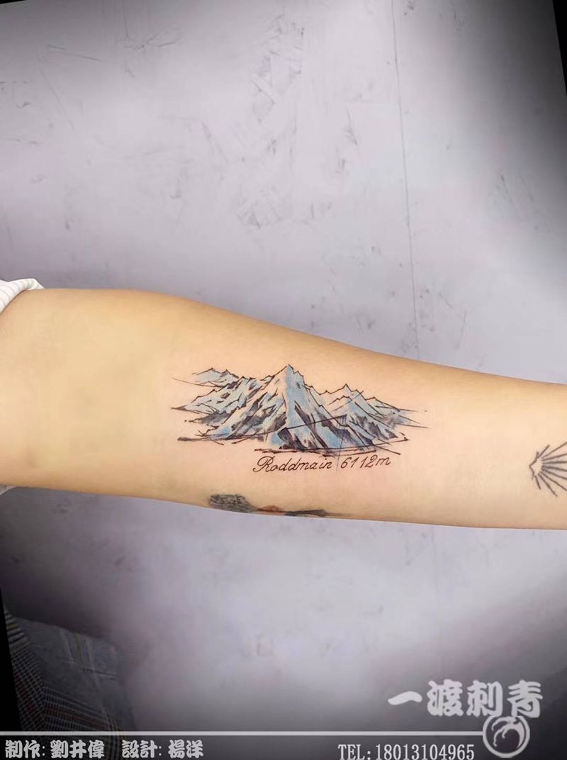 雪山纹身图片_手臂水彩New School纹身图案