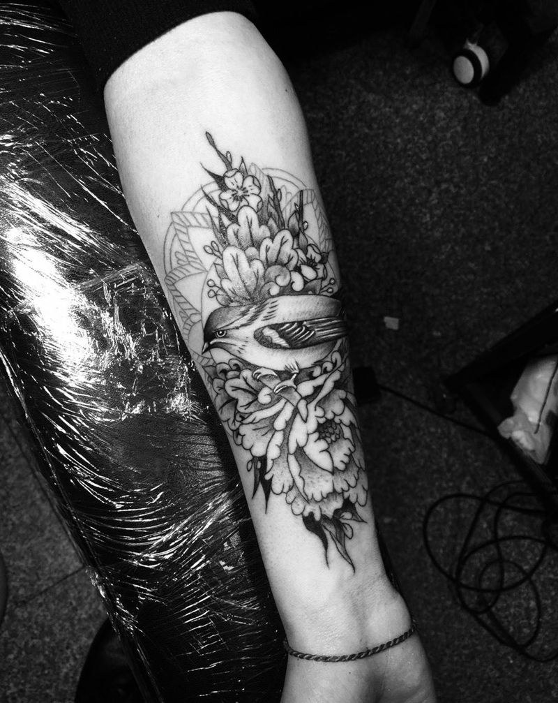 牡丹小鸟纹身图片