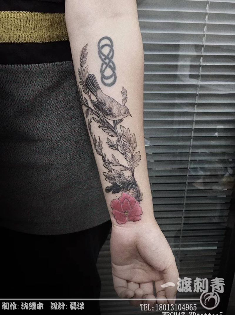 小小鸟纹身图片_手臂点刺纹身图案