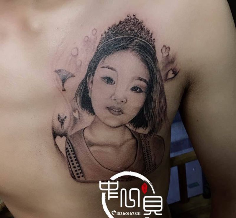 爱一个人，不需要理由纹身图片_胸部纹身图案