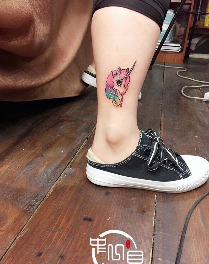 独角兽纹身图片_腿部纹身图案