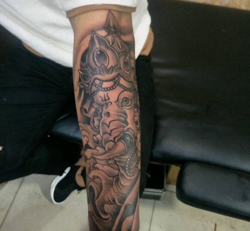 象神纹身图片_手臂传统动物成品纹身图案