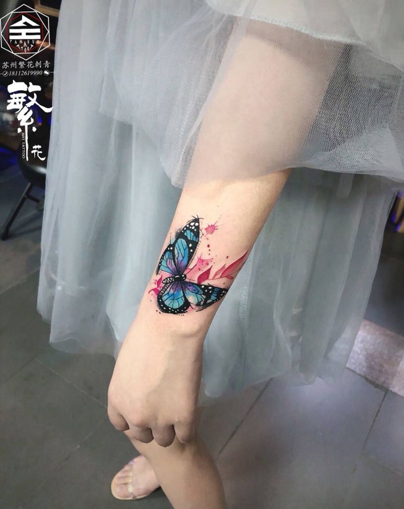 蝴蝶遮盖烟疤纹身图片