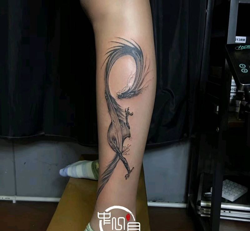 水墨龙纹身图片_腿部纹身图案