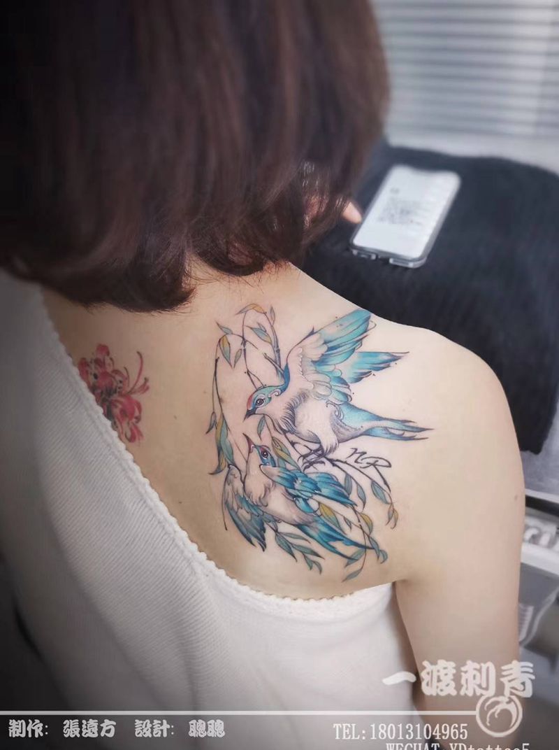 鸟纹身图片_背部New School水彩纹身图案