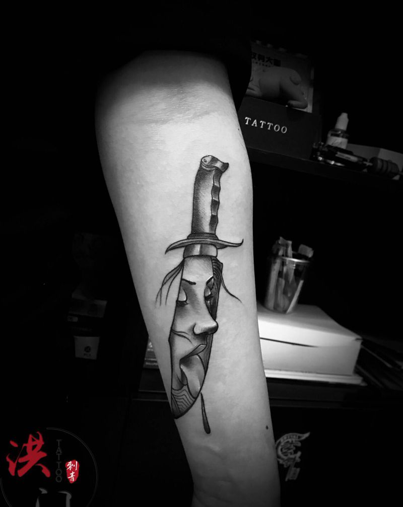 小臂匕首纹身图片_手臂Old SchoolNew School纹身图案