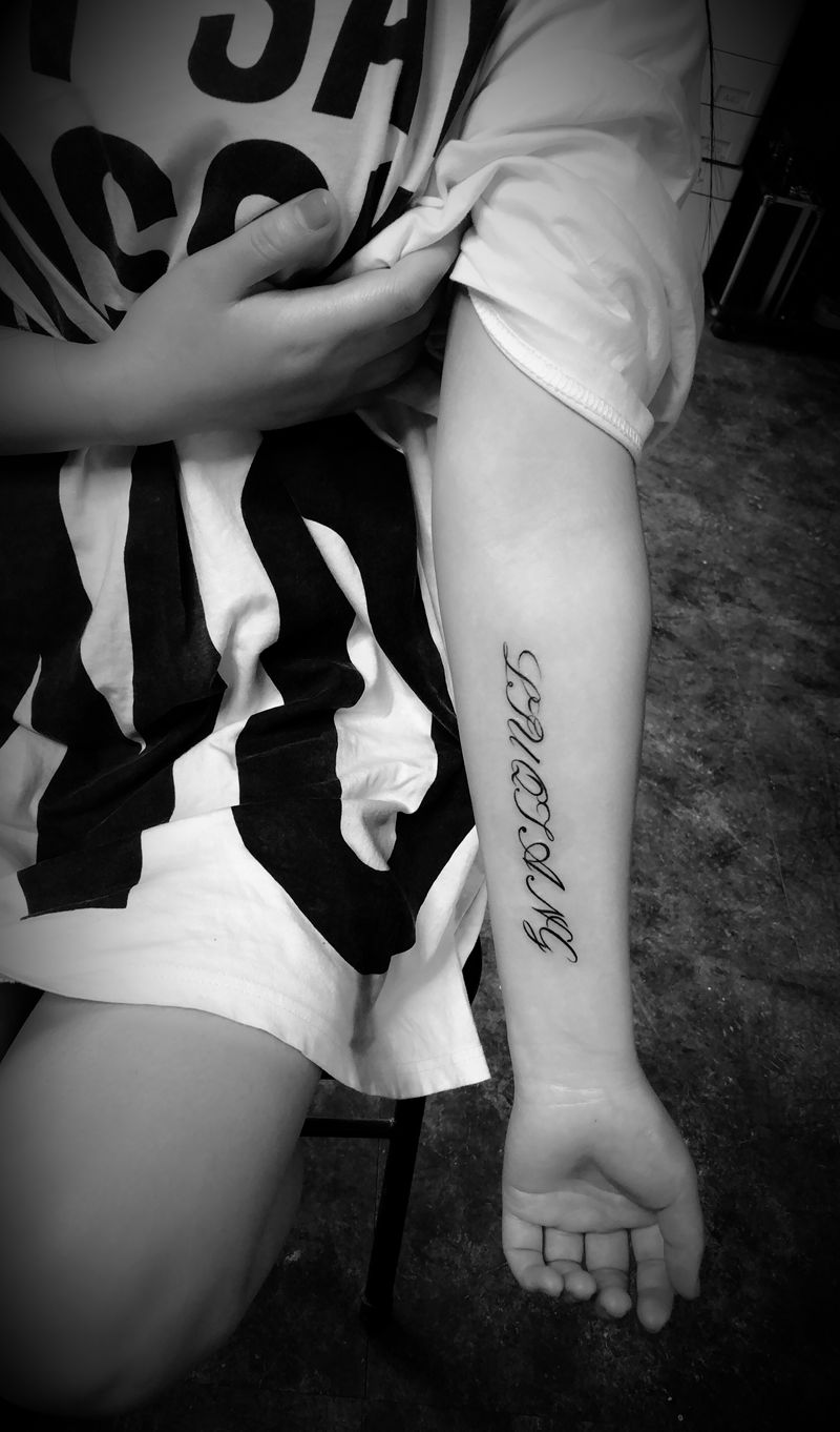 字母纹身图片_手臂纹身图案