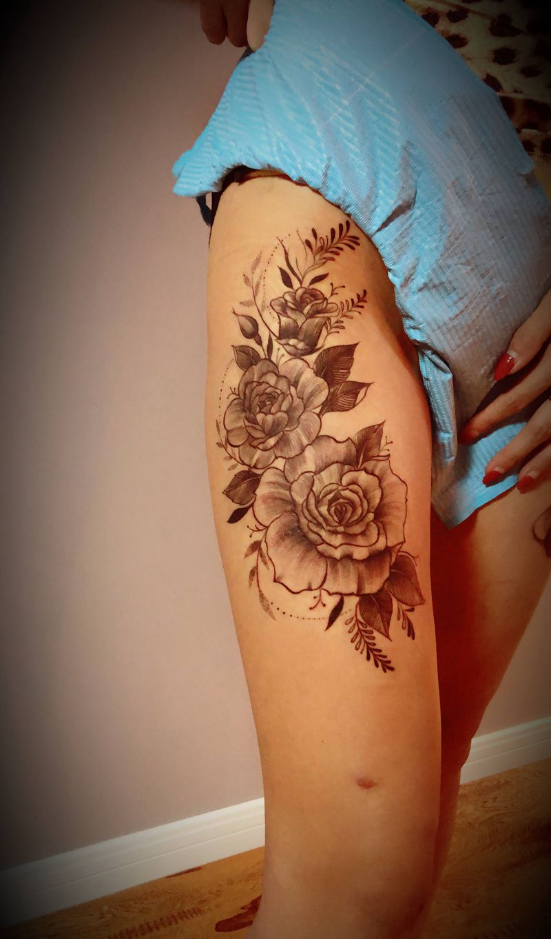 素花纹身图片_腿部纹身图案