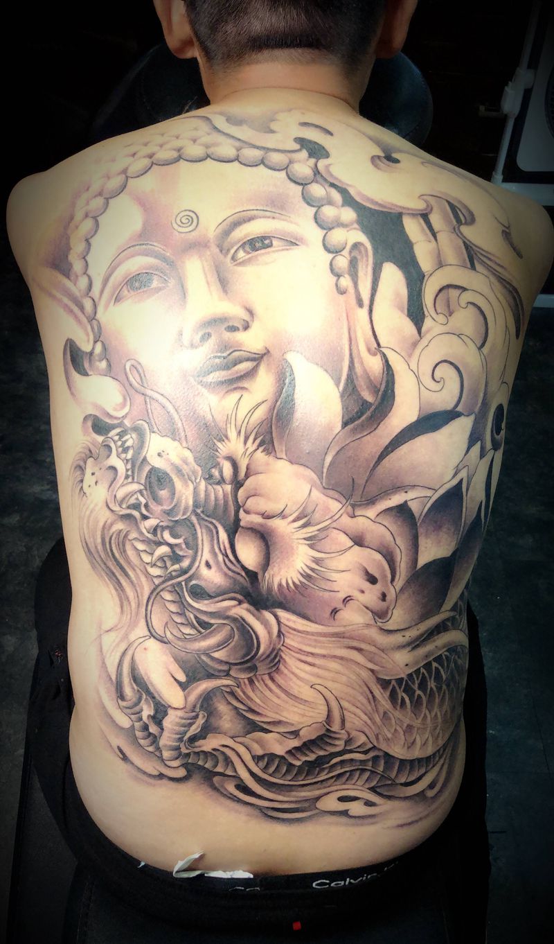 佛纹身图片_背部纹身图案