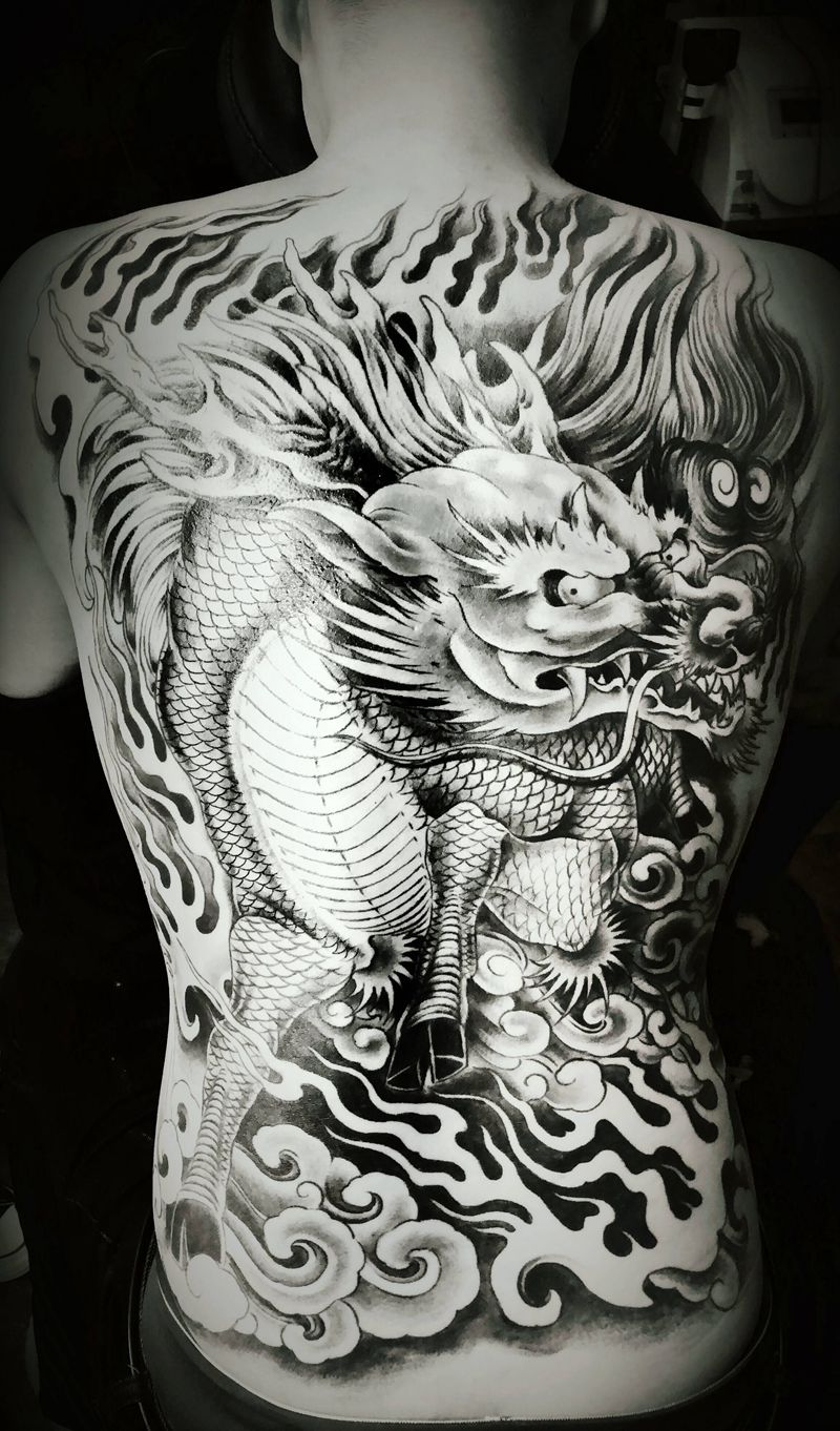 麒麟纹身图片_背部新传统纹身图案