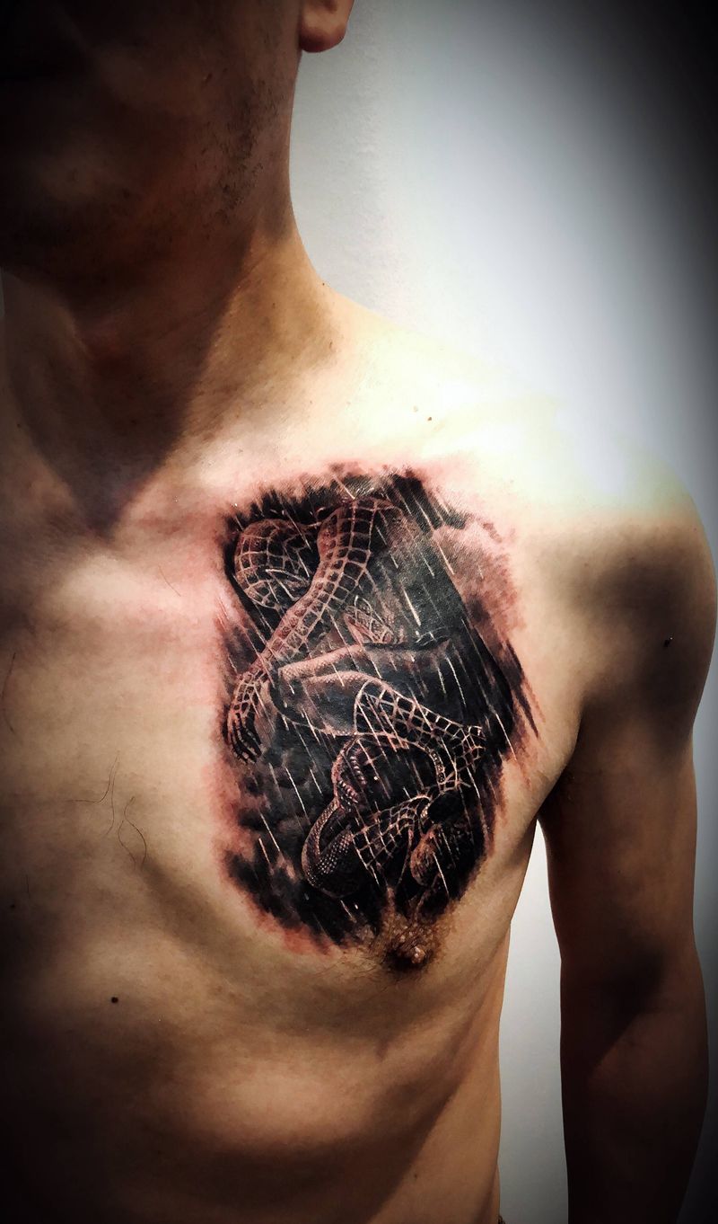 蜘蛛侠纹身图片_胸部纹身图案