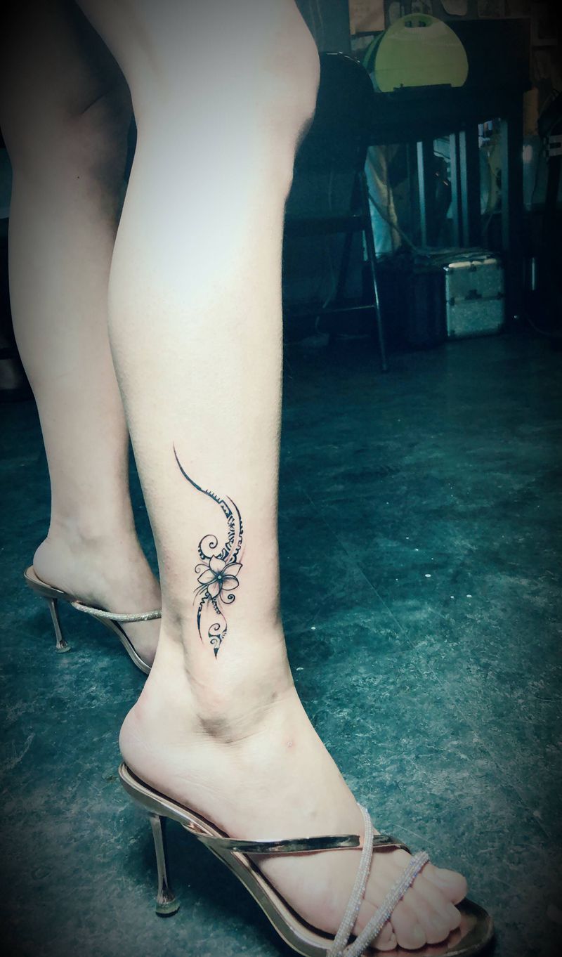 脚裸小清新纹身图片_腿部纹身图案