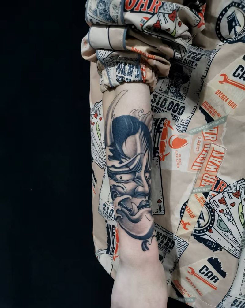 般若纹身图片_臀部纹身图案