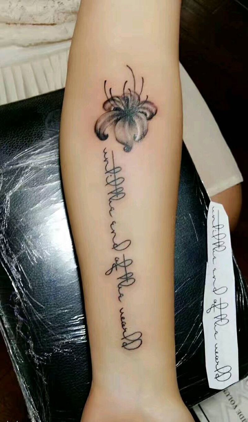 彼岸花纹身图片