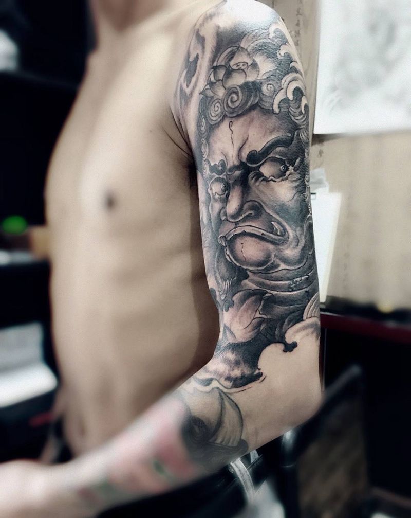 大臂不动明王纹身图片
