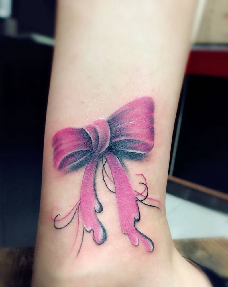 脚踝蝴蝶结纹身图片