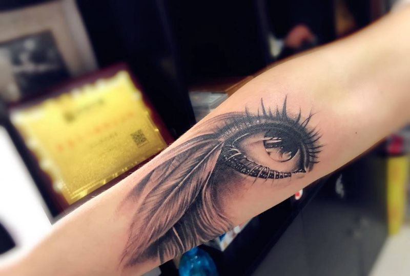 小臂内侧眼睛纹身图片