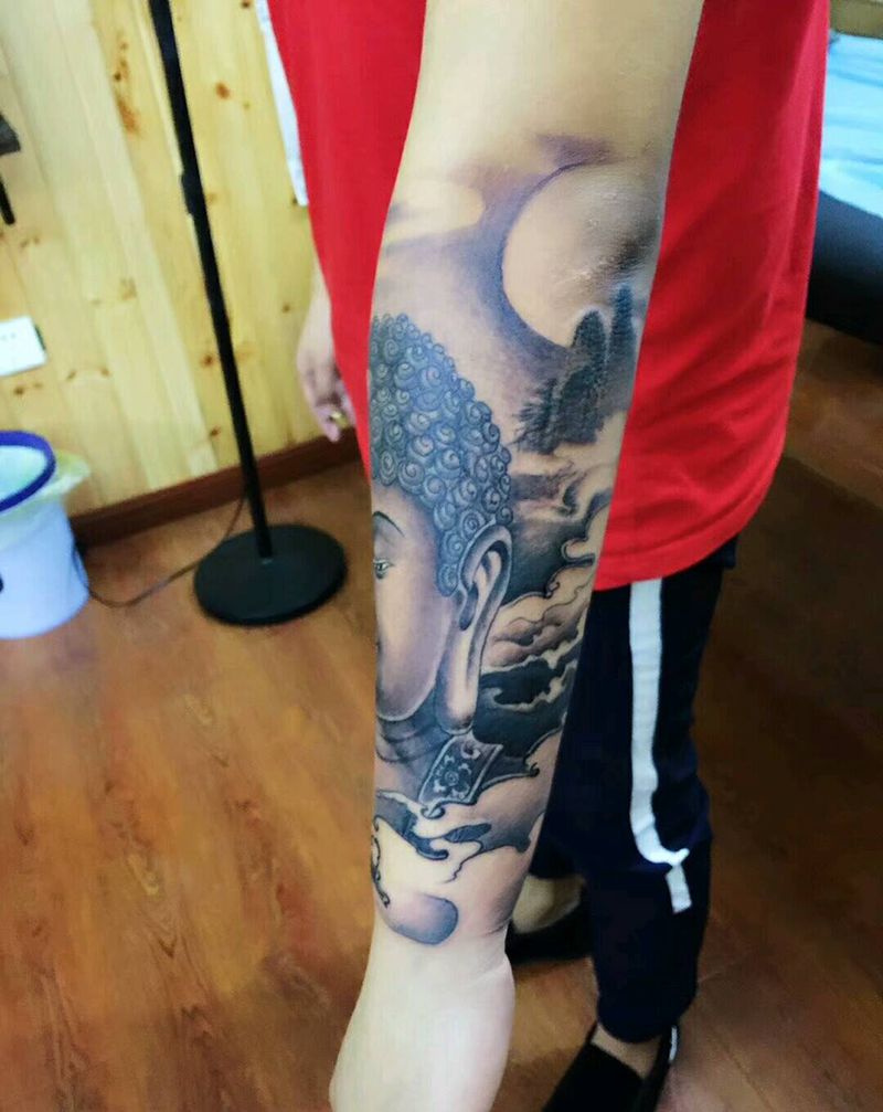 包小臂纹身图片