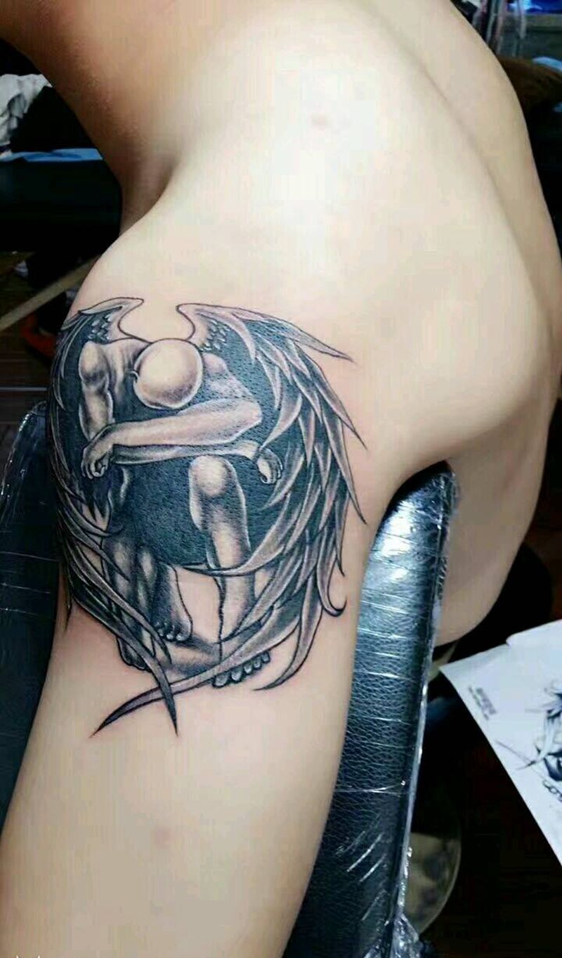 大臂天使纹身图片