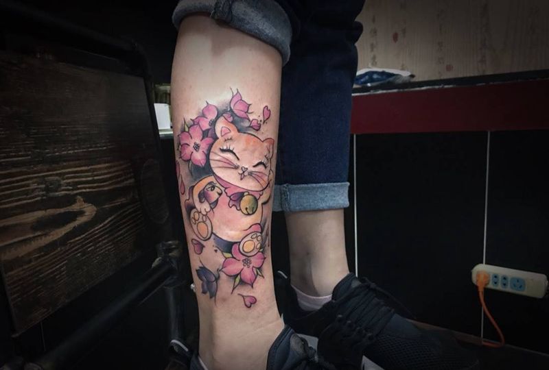 小腿招财猫纹身图片