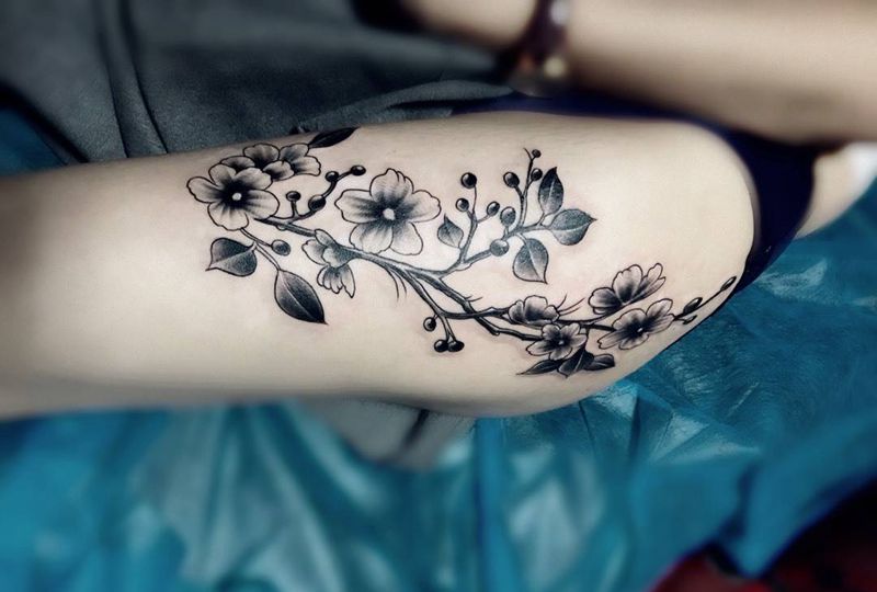 大腿 花纹身图片