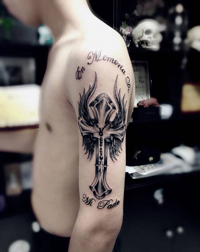 大臂 十字架纹身图片