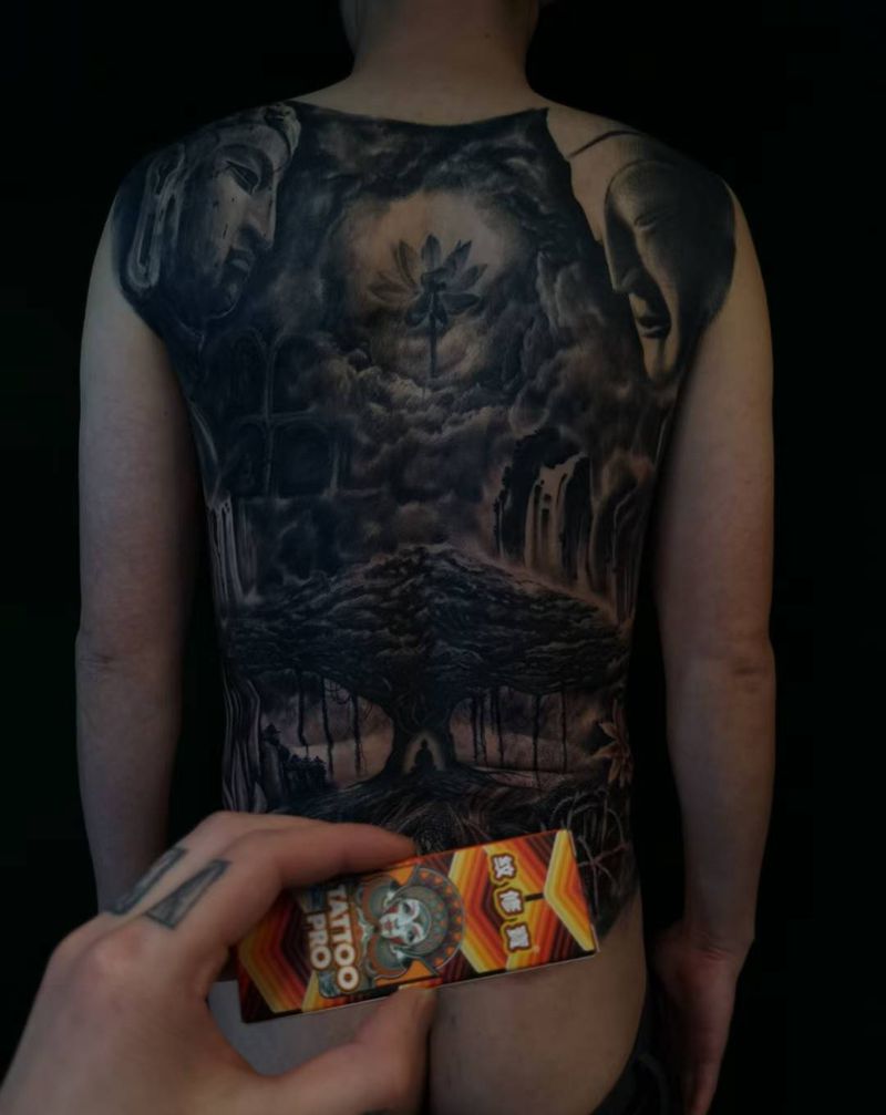 打禅纹身图片_背部欧美写实纹身图案