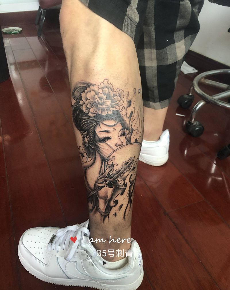 艺伎纹身图片_腿部新传统纹身图案